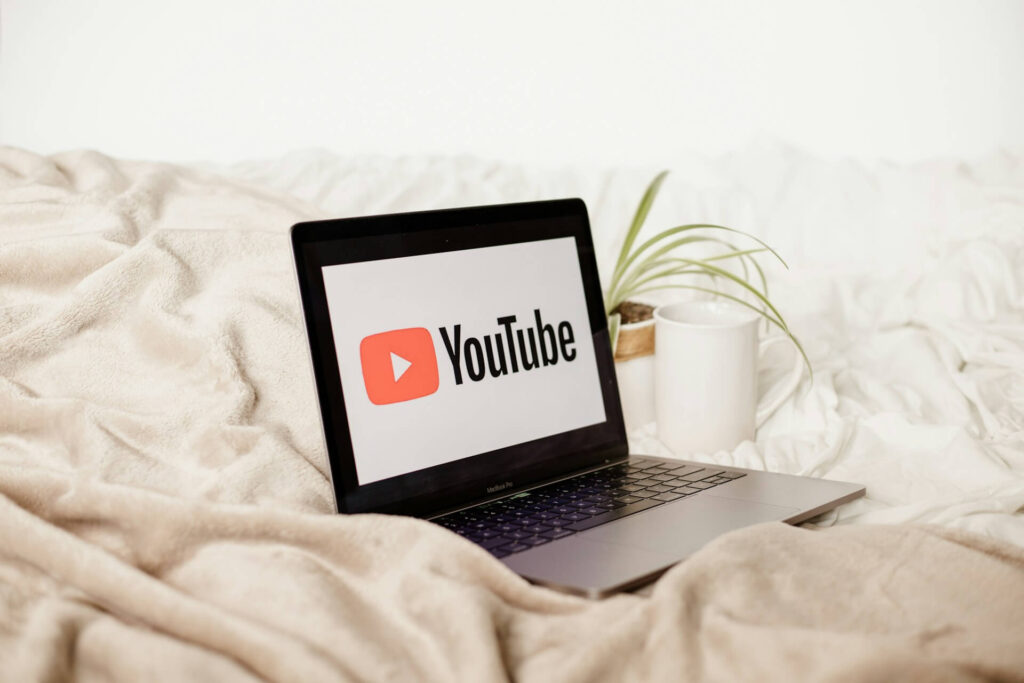 YouTubeショートのサムネイルはクリック率を左右する!徹底的にこだわろう