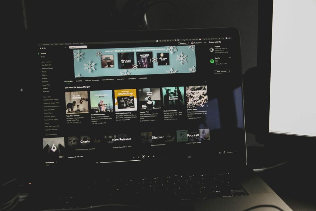 YouTubeは顔出しなしでも人気インフルエンサーを目指せる
